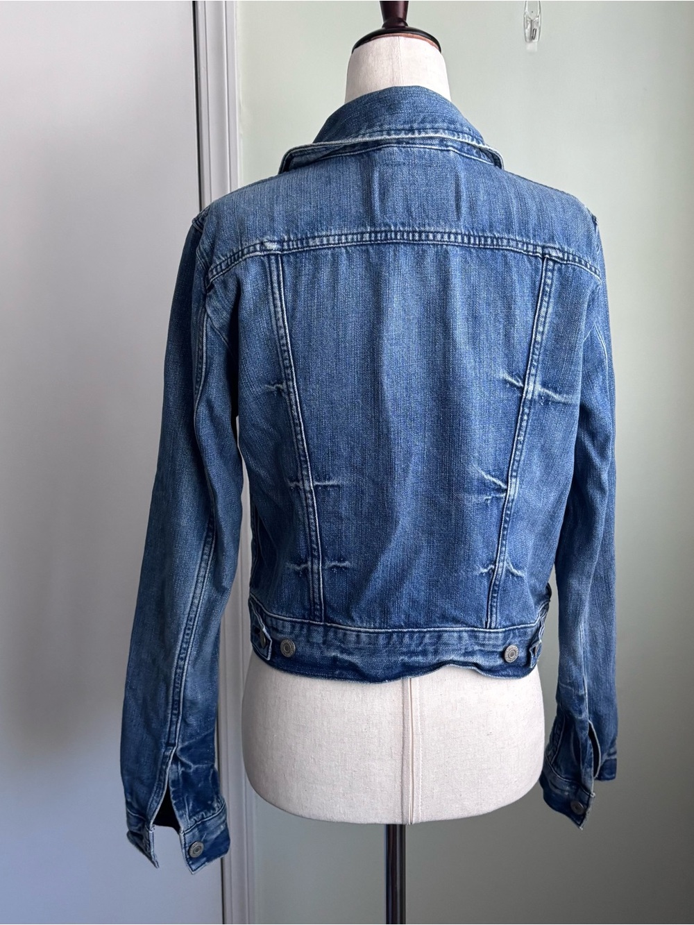 Levi's Women's Medium Wash Blue Denim Jacket - Picture 3 of 4